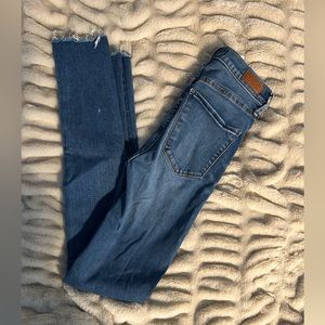 Abercrombie & Fitch Ripped Ultra High Rise Skinny Jeans